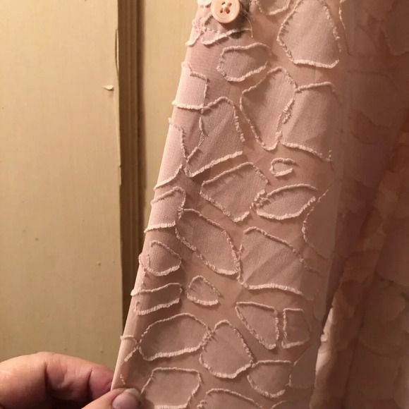 Ann Taylor Womens Pink Textured Long Sleeve Button-Down Blouse Top Size 0 - Picture 14 of 15